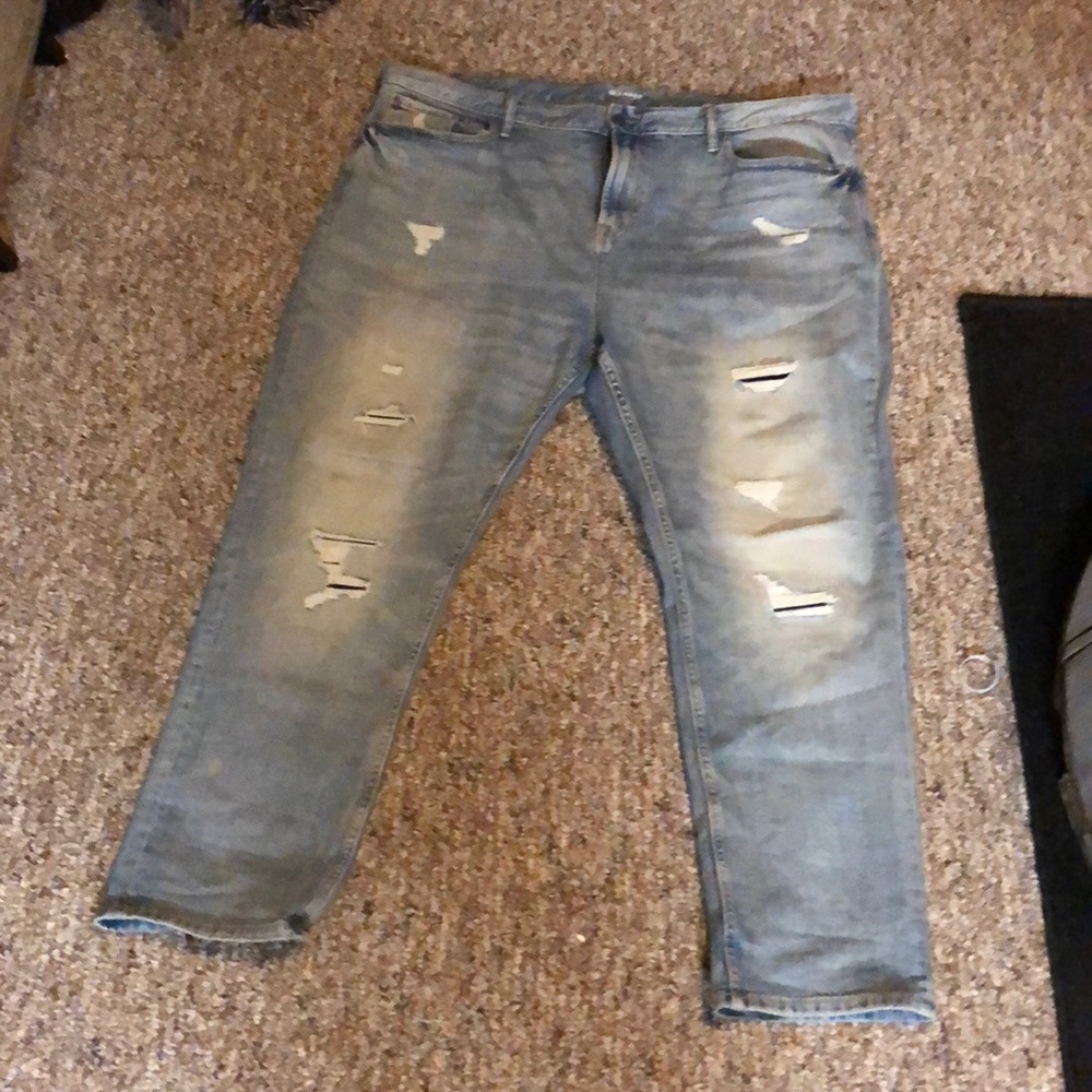 Relaxed Slim Built-In Flex Distressed Jeans